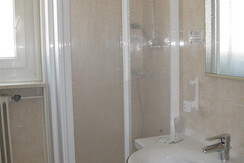 bagno_con_doccia camera doppia e tripla bagno_con_doccia camera doppia e tripla