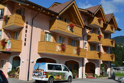 esterno dipendenza Hotel Ambiez esterno dipendenza Hotel Ambiez