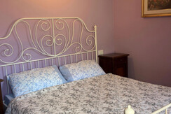 purple-apartment-double-bed-tenno-1