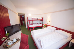 camera quadrupla con letto a castello