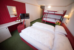 camera quadrupla con letto a castello