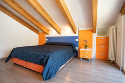 Camera Rosso Ciliegia 2 Camera Rosso Ciliegia 2