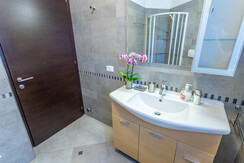 Bagno Verde Mela 2 Bagno Verde Mela 2