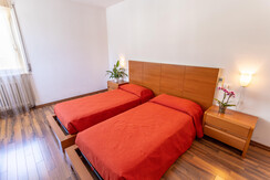 Camera Singoli Giallo Limone 5 Camera Singoli Giallo Limone 5