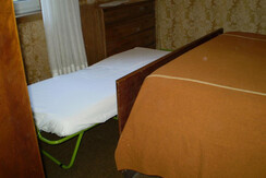 Camera matrimoniale con branda Camera matrimoniale con branda