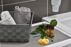 E9857D34-1763-44F9-B466-06475B784AAF