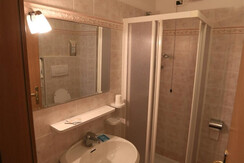 STANZA QUADRUPLA FOTO 2 (2)