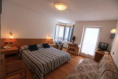 STANZA DOPPIA ERKER (1)