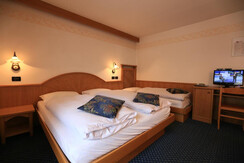 STANZA TRIPLA FOTO 1 IMG_4732 (1)