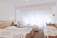 Camera matrimoniale con terzo e quarto letto Camera matrimoniale con terzo e quarto letto