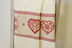 Stanza_rosso_fragola_03