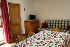 90daf6f6-09fe-458e-928a-fd26b89aa757