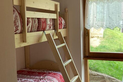 e8f921d4-7caf-4e89-86a7-0a354a9887a3