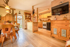 entrata-cucina-mas-del-bortol-chalet-baita-valdira