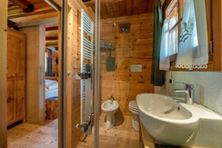 entratabagno-mas-del-bortol-chalet-baita-valdirabb