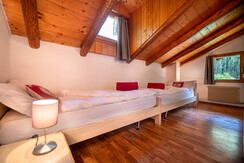 cameradoppiafinestre-secondopiano-mas dei toti-cha