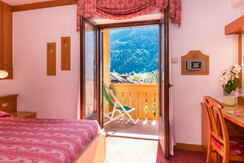 junior family room_2 junior family room_2