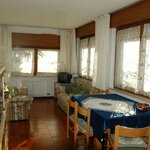  foto van Appartamenti Bertolini 3 rooms Apartment with Front Lawn