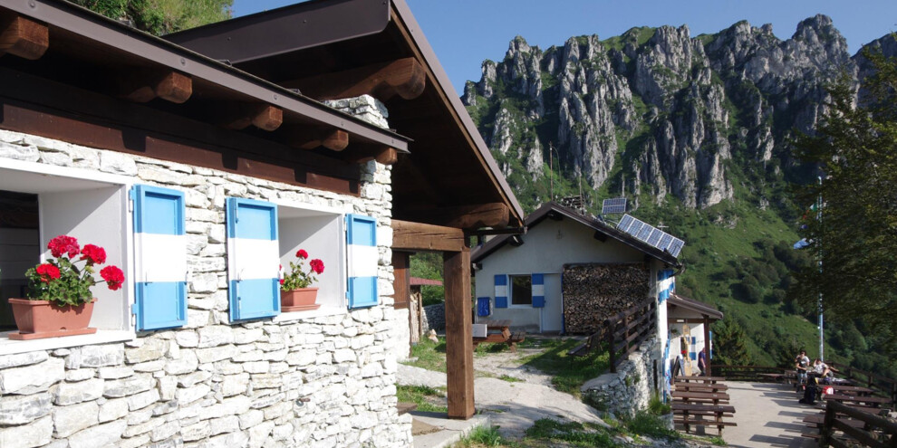 Rifugio Pernici - Garda Trentino 01