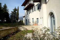 bilo con giardino esterno