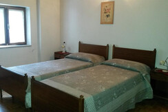 STANZA CON DUE LETTI SINGOLI