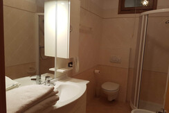 bagno con doccia wc e bidet phon bagno con doccia wc e bidet phon