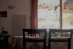 Senza titolo (2) Senza titolo (2)