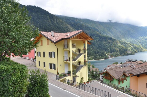 Casa vista lago di Molveno