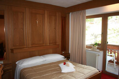 camera vista montagne catinaccio