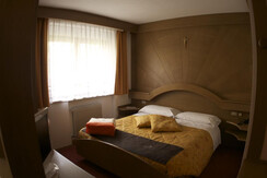 camera tripla letto matrimoniale