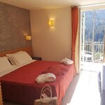  Photo of Double room, shower, facing the mountains