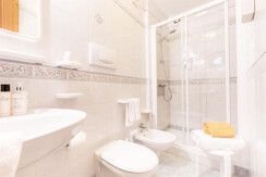 Bagno Alpenrose Tirolese Bagno Alpenrose Tirolese