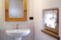 bagno 3 lavabo+wc Chalet 'Baita Tabià' Dolomites bagno 3 lavabo+wc Chalet 'Baita Tabià' Dolomites