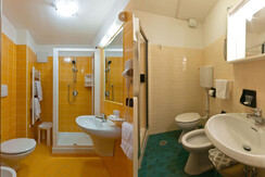 bagno_standard_pineta bagno_standard_pineta