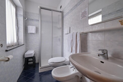 Camera MUGHETTO - BAGNO