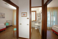 _S4A7076  RR  Ph Valerio Banal  WB _S4A7076  RR  Ph Valerio Banal  WB