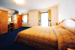 Camera Multipla - Ht Cristallo - Peio -Val di Sole Camera Multipla - Ht Cristallo - Peio -Val di Sole