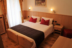 IMG_3210 (2) IMG_3210 (2)