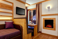 CAMERA CAMINETTO E PISTA