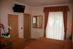 Stanza doppia con balcone