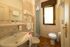 Matrimoniale Economy_Bagno