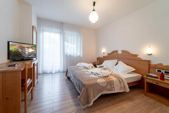 Hotel Europa Pera di Fassa camera matrimoniale