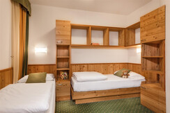 DSC_2862 (2428 x 1620) DSC_2862 (2428 x 1620)