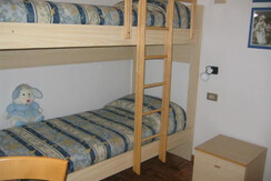 stanza letti a castello