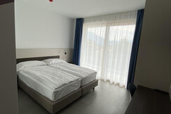 85703BA7-2372-4D23-9AF4-9D7D05E1042C_1_105_c