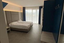 1937084D-37B3-41B8-BCC1-8707F150F268_1_105_c