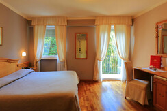 PGTN152772_VdeiLaghi_HLilla PGTN152772_VdeiLaghi_HLilla