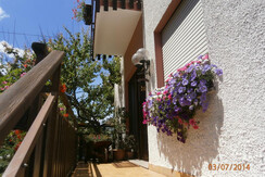 Entrata Garni Rosa Entrata Garni Rosa