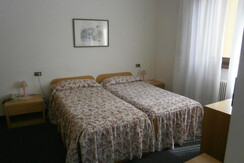 Camera doppia con bagno privato Camera doppia con bagno privato