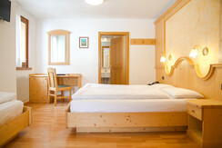 Camera Comfort Hotel Genzianella Ziano di Fiemm